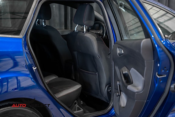 Ford Focus 13 of 30