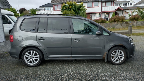 Volkswagen Touran 7 of 30