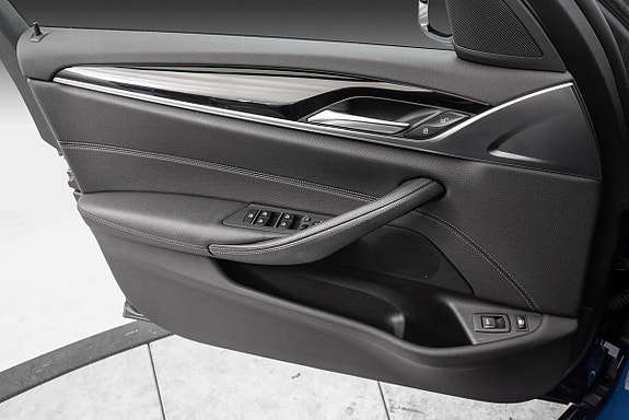 BMW 530e 18 of 30