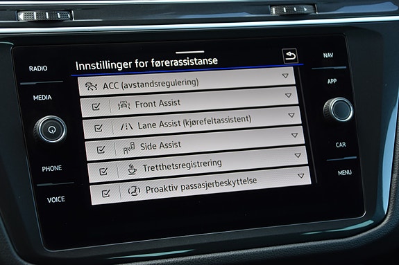Volkswagen Tiguan 24 of 30