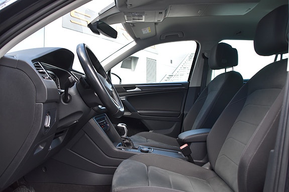 Volkswagen Tiguan 10 of 30