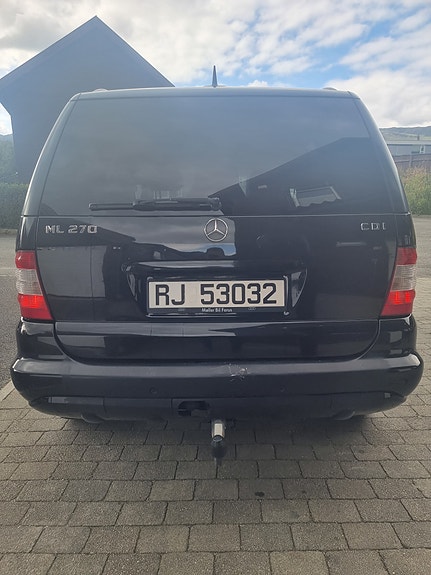 Mercedes-Benz ML270 3 of 3