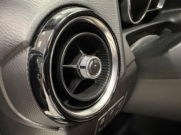 Mazda 2 14 of 26
