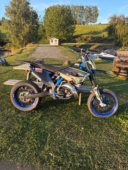 Husaberg TE 125 2 of 5