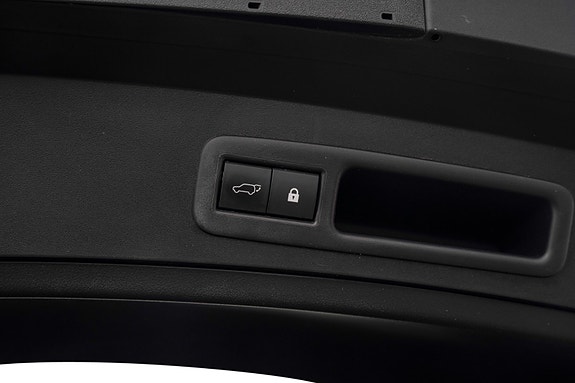 Lexus UX300e 29 of 29