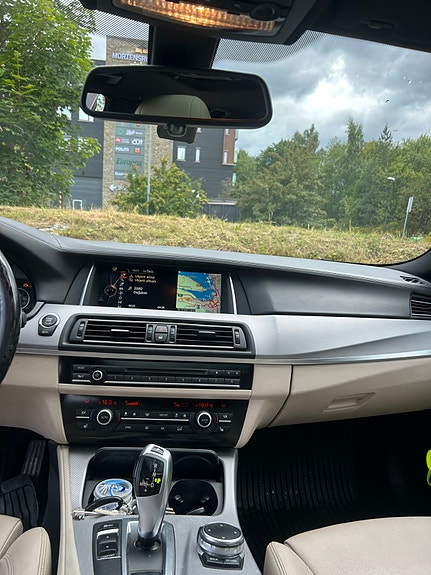 BMW 520d 2 of 10