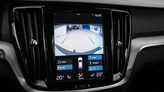 Volvo V60 Cross Country 18 of 30