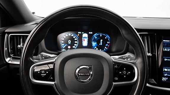 Volvo V60 Cross Country 13 of 30