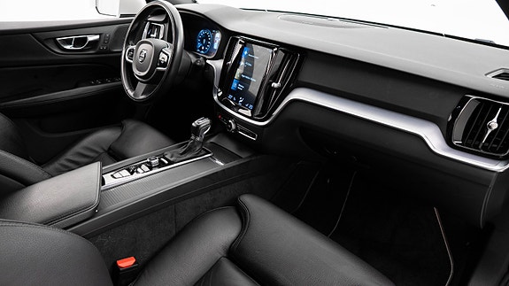 Volvo V60 Cross Country 10 of 30