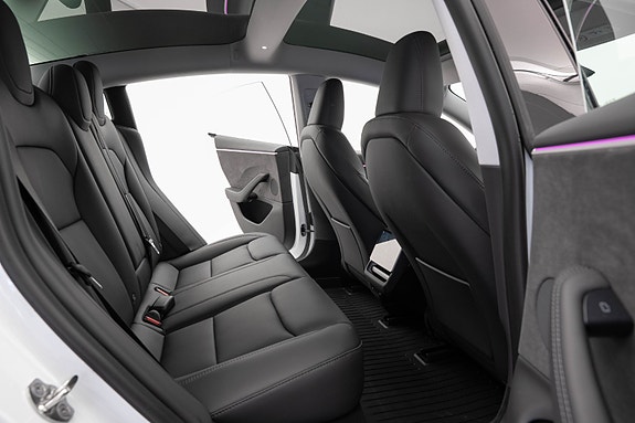Tesla Model 3 25 of 30