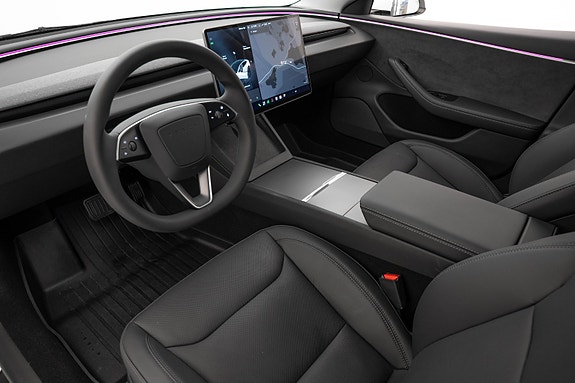 Tesla Model 3 7 of 30