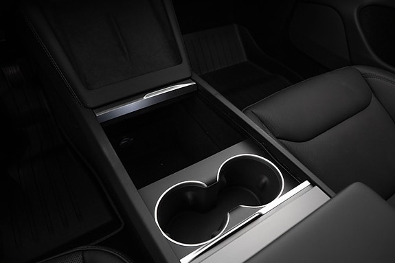 Tesla Model 3 18 of 30