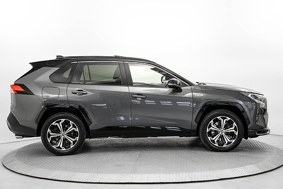 Toyota RAV4 4 of 30