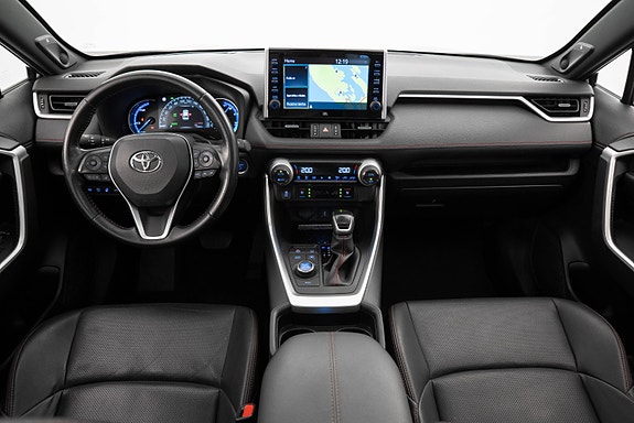 Toyota RAV4 12 of 30