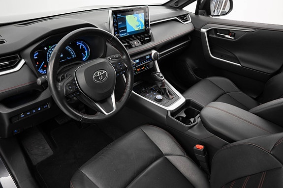 Toyota RAV4 8 of 30