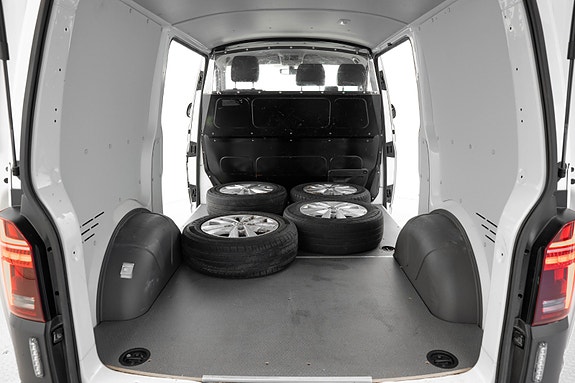 Volkswagen Transporter 25 of 28