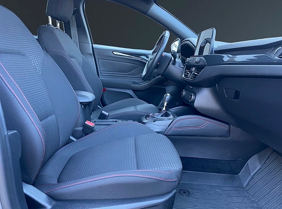 Ford Focus 11 of 30