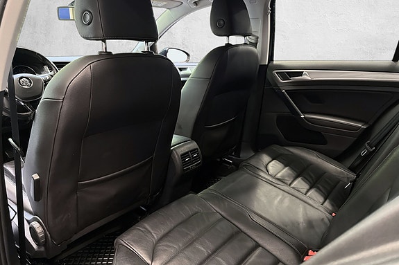 Volkswagen e-Golf VII 12 of 20