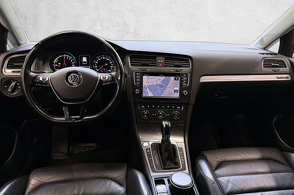 Volkswagen e-Golf VII 13 of 20