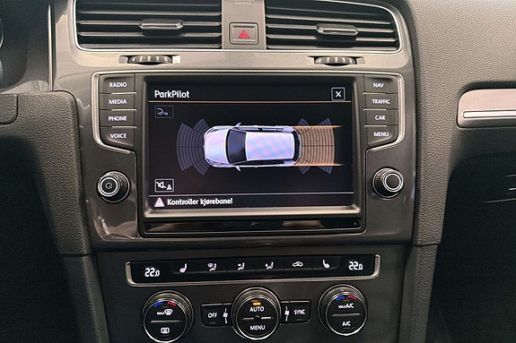 Volkswagen e-Golf VII 17 of 20