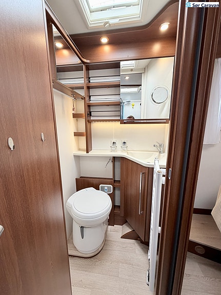 Rapido I 190 Distinction ALDE-5 Pers-Hydr støtteben 24 of 30
