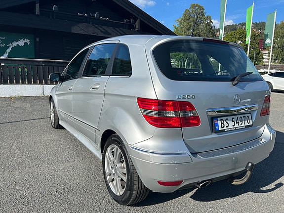 Mercedes-Benz B200 d 7 of 26