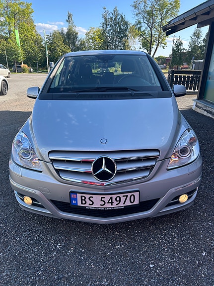 Mercedes-Benz B200 d 5 of 26