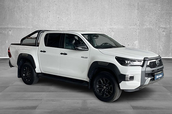 Toyota HiLux 9 of 23