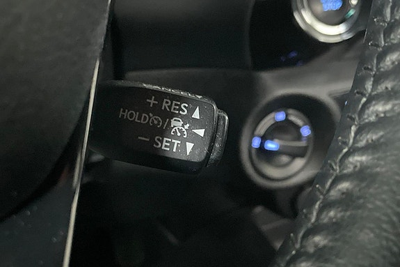 Toyota HiLux 15 of 23