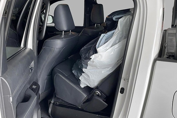 Toyota HiLux 22 of 23