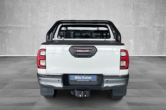 Toyota HiLux 6 of 23