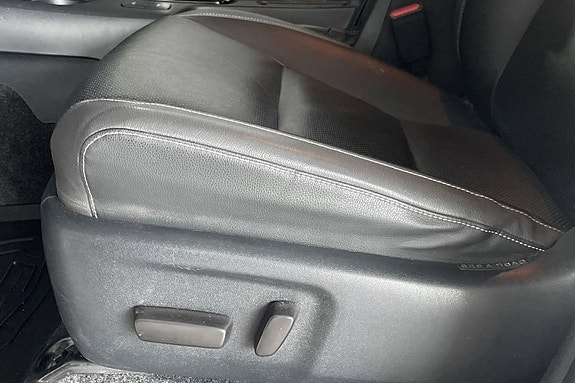 Toyota HiLux 21 of 23