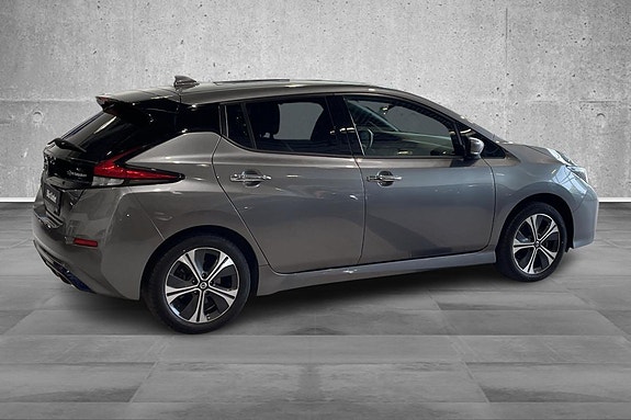 Nissan Leaf 6 of 23