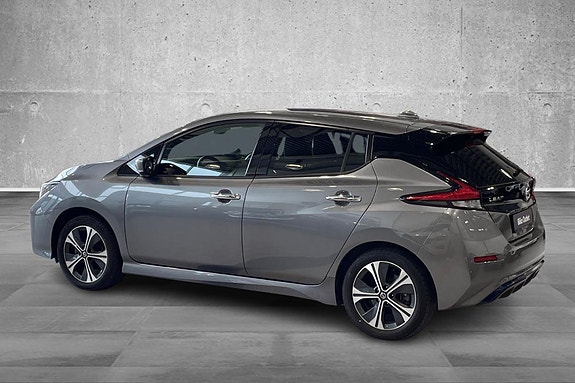 Nissan Leaf 3 of 23