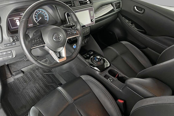 Nissan Leaf 10 of 23