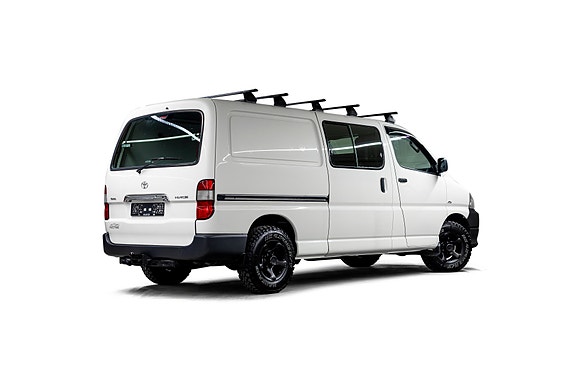 Toyota HiAce 2 of 25