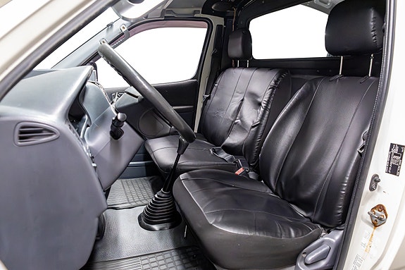 Toyota HiAce 3 of 25