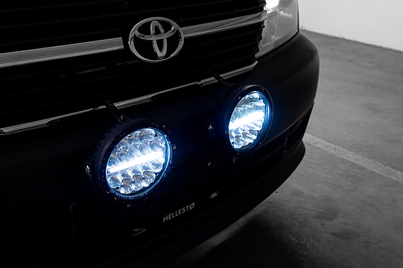 Toyota HiAce 15 of 25