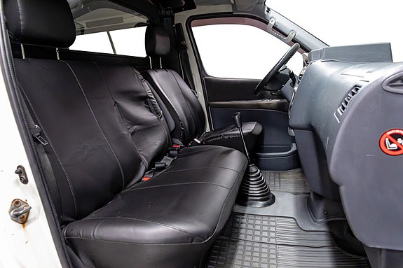 Toyota HiAce 20 of 25