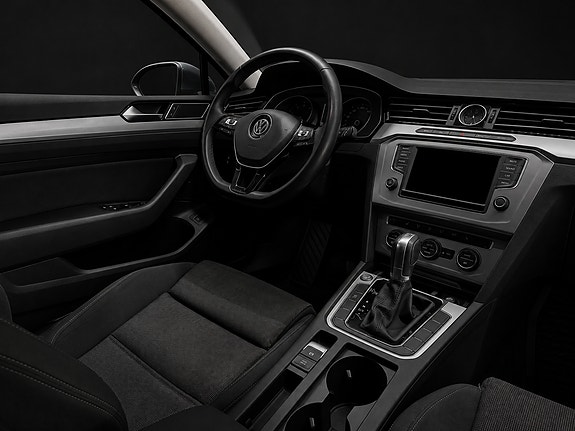 Volkswagen Passat 15 of 29