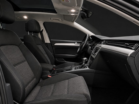 Volkswagen Passat 14 of 29