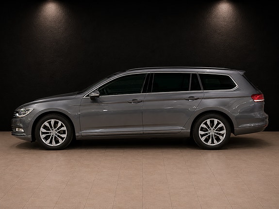 Volkswagen Passat 7 of 29