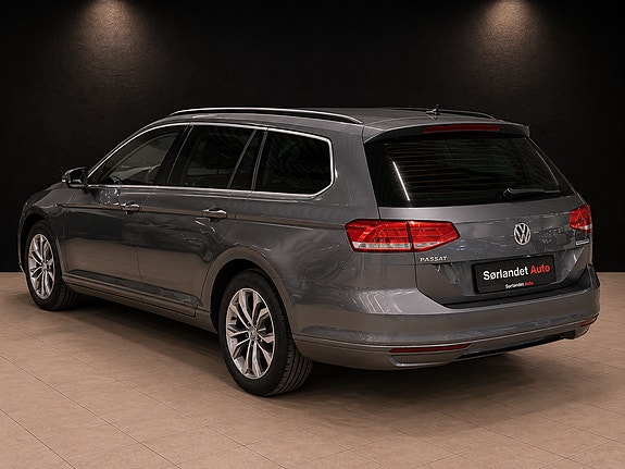 Volkswagen Passat 8 of 29