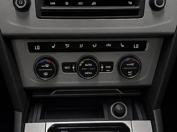 Volkswagen Passat 24 of 29