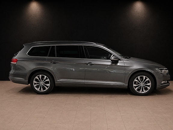 Volkswagen Passat 6 of 29