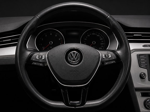Volkswagen Passat 20 of 29