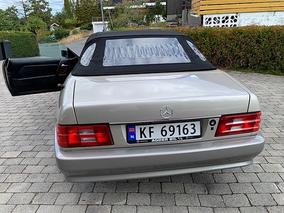 Mercedes-Benz SL300 7 of 20