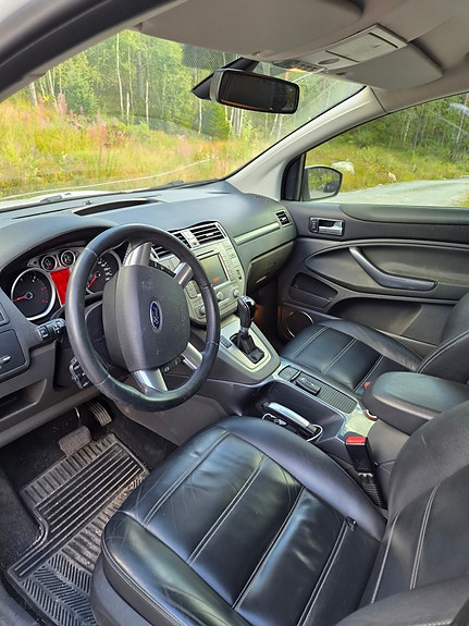 Ford Kuga 14 of 16