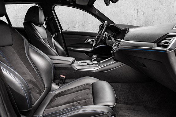 BMW 330e 15 of 29