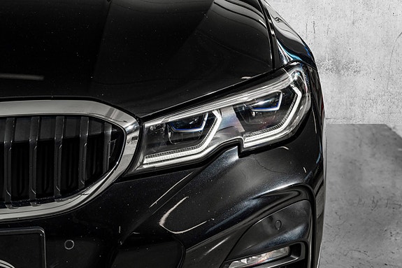 BMW 330e 4 of 29